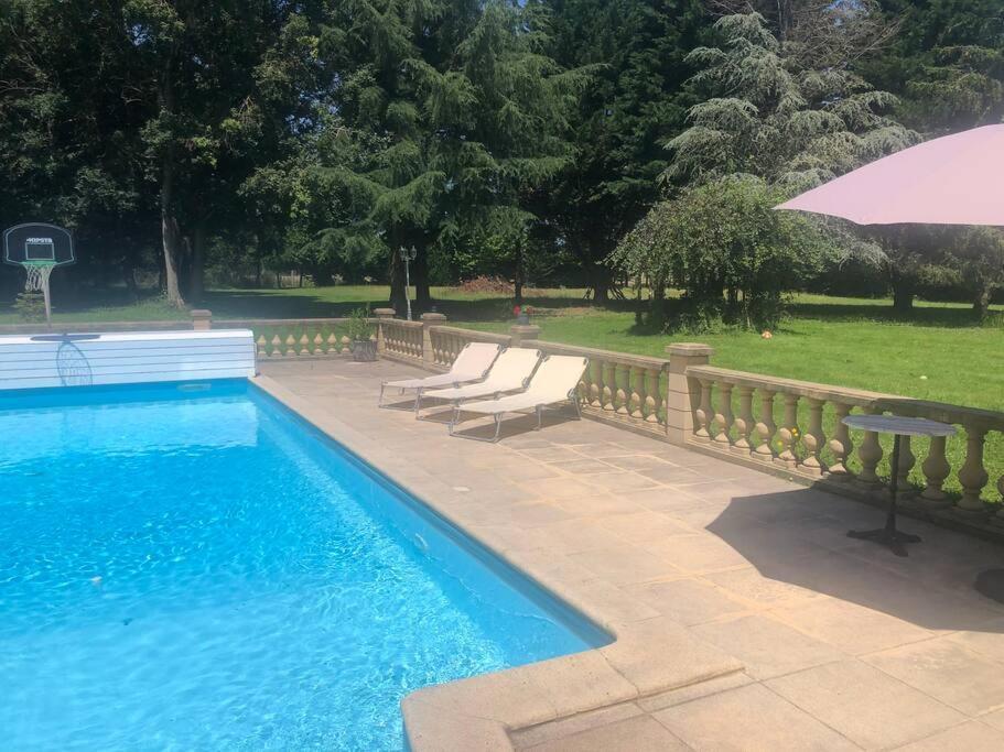 Le Cabaret Paisible Avec Piscine Villa Montierchaume Dış mekan fotoğraf